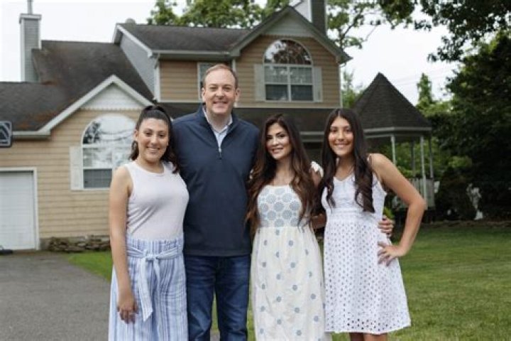 AJ Johnson Bio, Wiki, Age, Husband, House Party, Life Therapy, and Net Worth