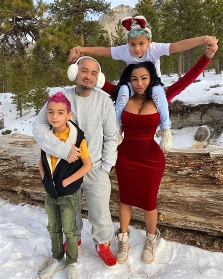 Brittanya Razavi’s Husband and Kids Stayed with Her through Ups and Downs