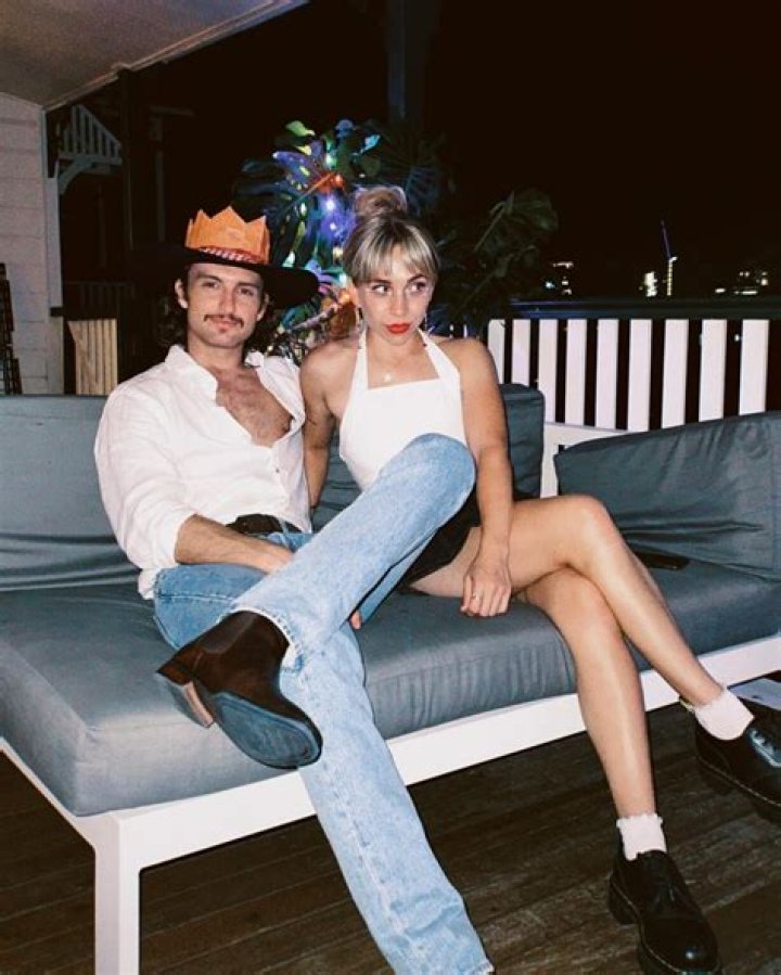 Cameron Robbie Net Worth