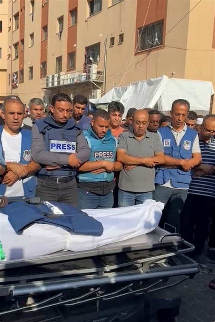 Dua Sharf Journalist Death And Obituary: Palestinian Journalist And Her Child Killed