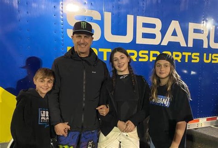 Family And Net Worth Before Death