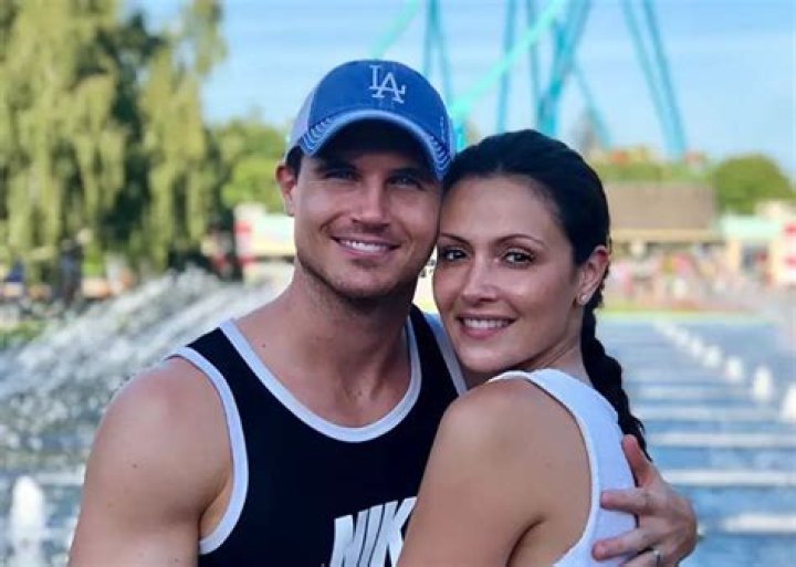 Inside Robbie Amell’s Relationship with Wife Italia Ricci