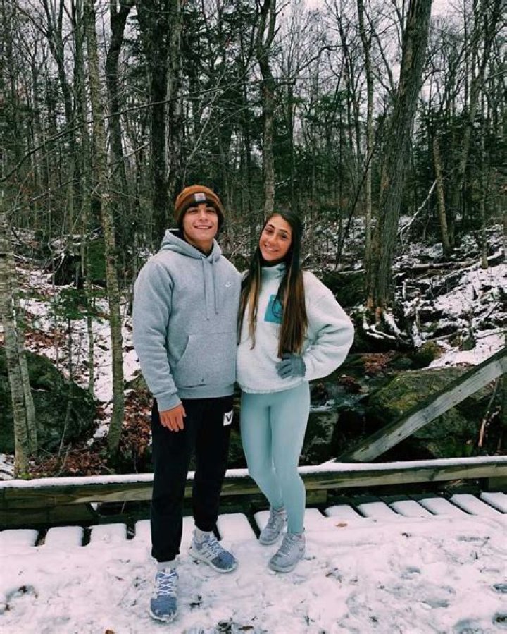 Jenna Sinatra’s biography: age, boyfriend, relation to Frank Sinatra