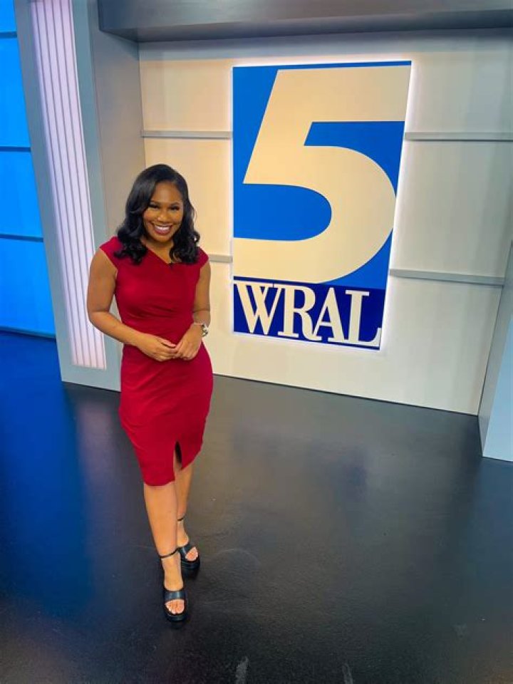 Lora Lavigne Wral, Bio, Wiki, Age, Height, Family, Klfy, Husband, Salary, and net Worth