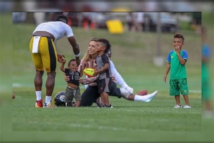 Meet All Of Antonio Brown’s Children – Also Learn About His Baby Mama