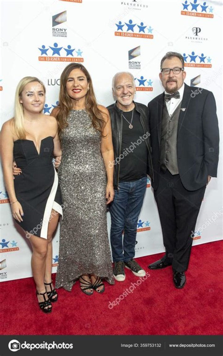 Mia Rose Frampton, Jade And Julian