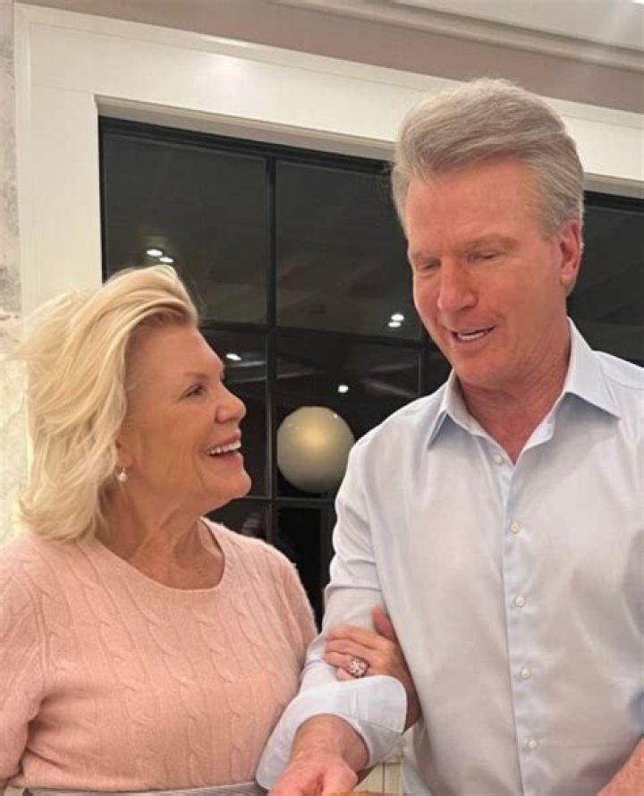 Phil Simms CBS, Bio, Wiki, Age, Son, Wife, Nfl, Salary, and Net Worth