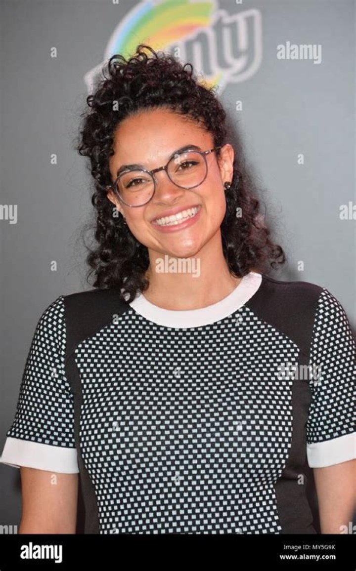 Sarah-Nicole Robles Net Worth 2024