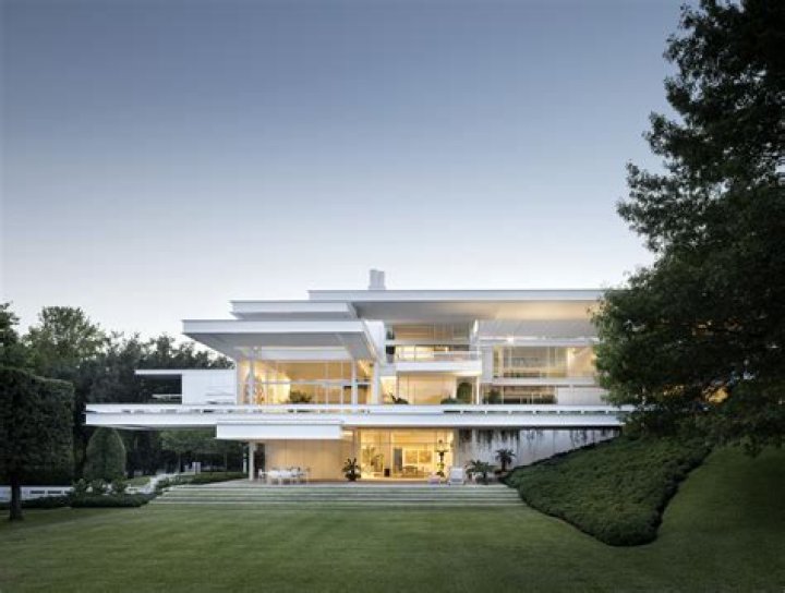 Sid Bass Net Worth 2024