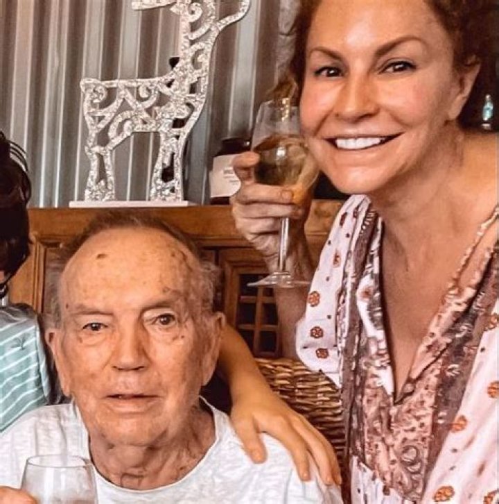 Simmone Mackinnon Net Worth