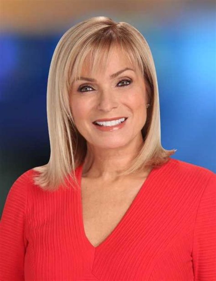 Vicki Dortch WLKY, Bio, Wiki, Age, Height, Husband, Eyes, Salary, and Net Worth